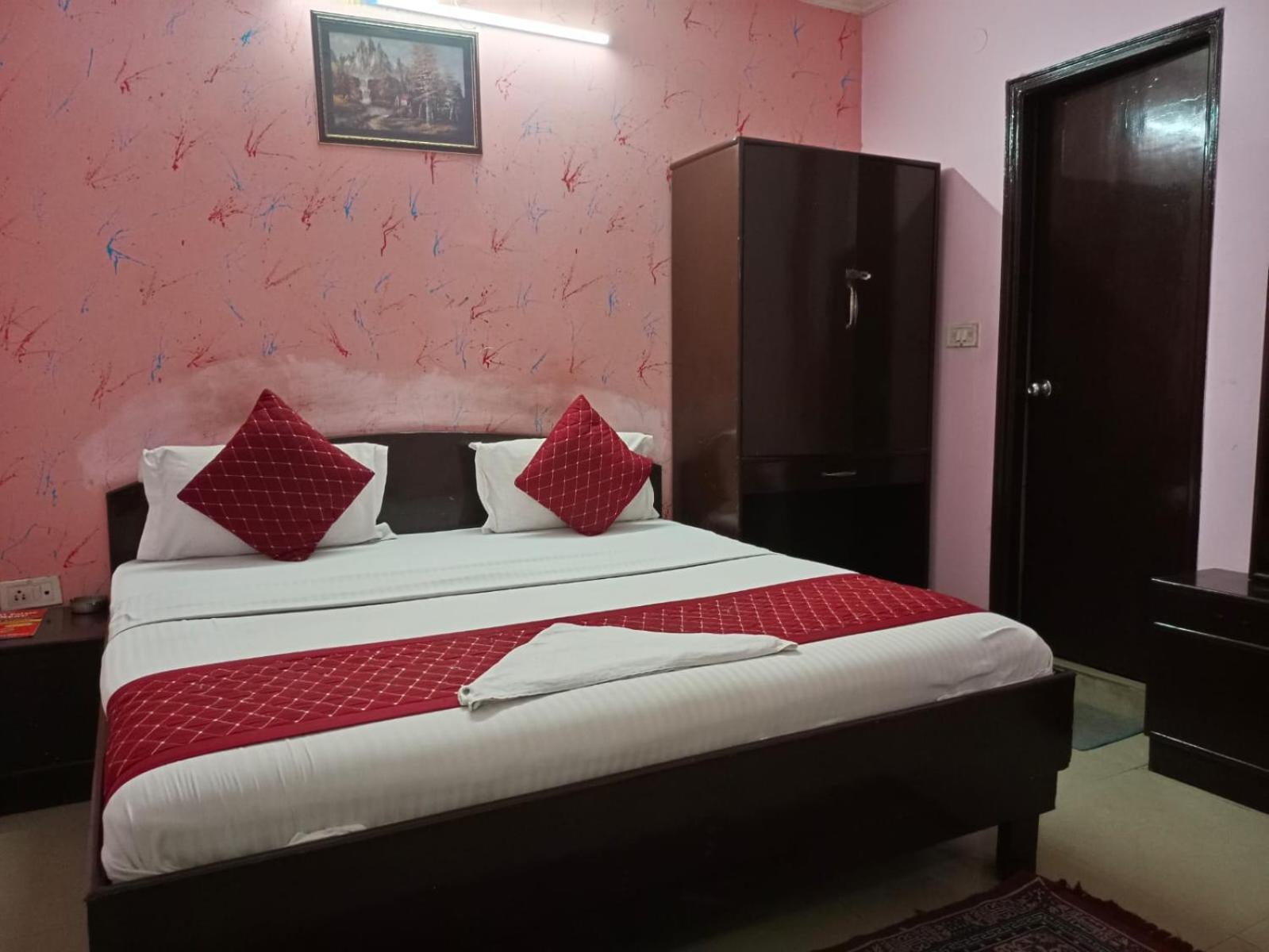 Airport Hotel Pariksheet Inn ニューデリー エクステリア 写真