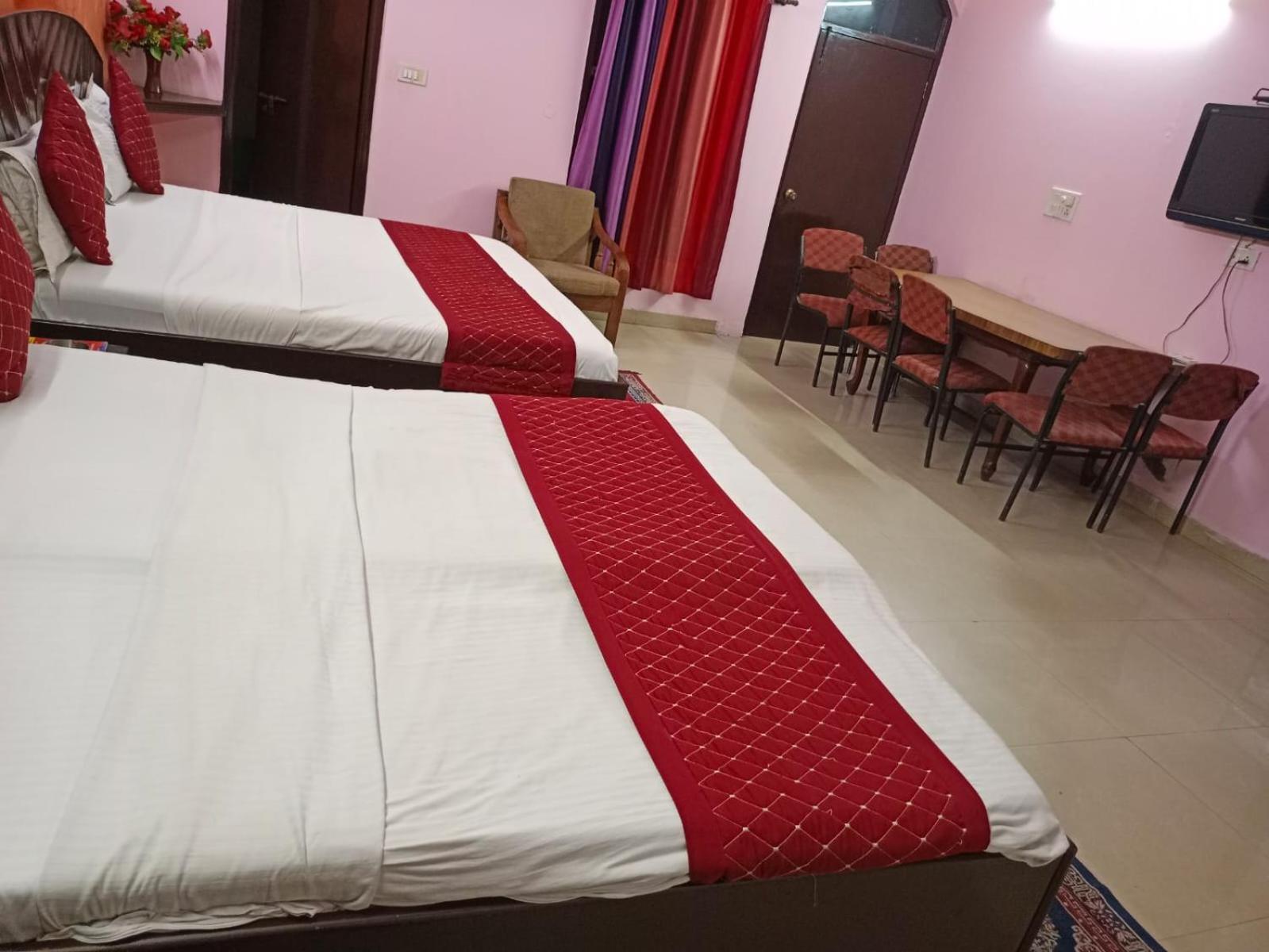 Airport Hotel Pariksheet Inn ニューデリー エクステリア 写真