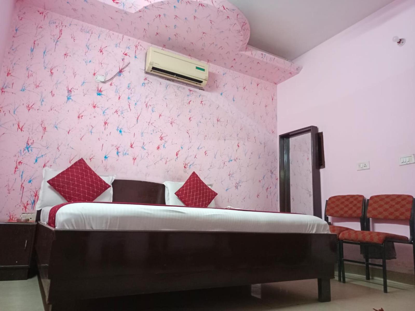 Airport Hotel Pariksheet Inn ニューデリー エクステリア 写真