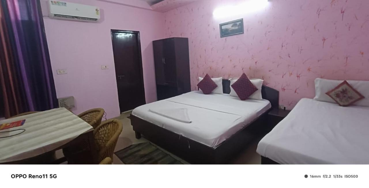 Airport Hotel Pariksheet Inn ニューデリー エクステリア 写真