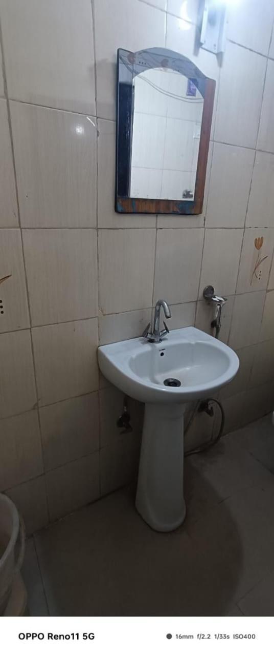 Airport Hotel Pariksheet Inn ニューデリー エクステリア 写真