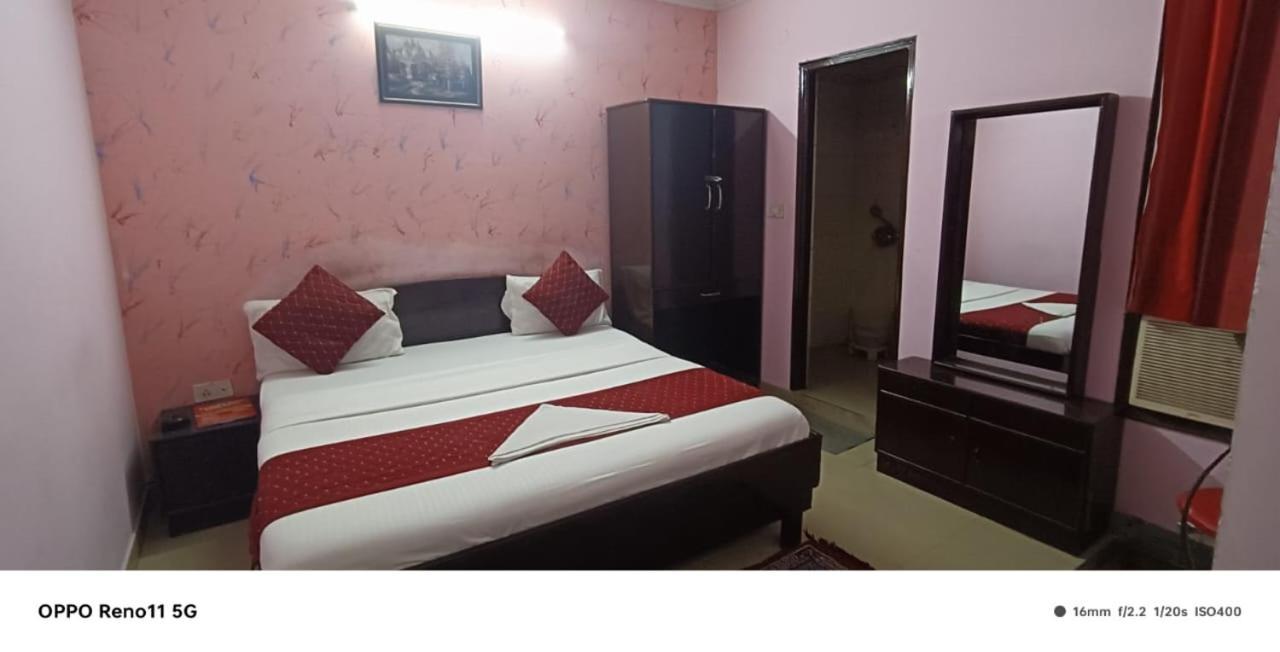 Airport Hotel Pariksheet Inn ニューデリー エクステリア 写真