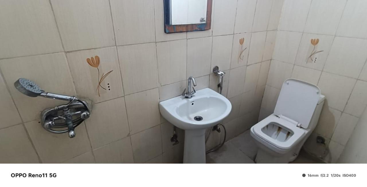 Airport Hotel Pariksheet Inn ニューデリー エクステリア 写真