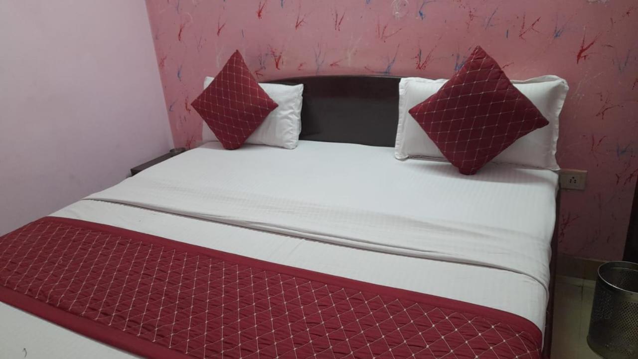 Airport Hotel Pariksheet Inn ニューデリー エクステリア 写真